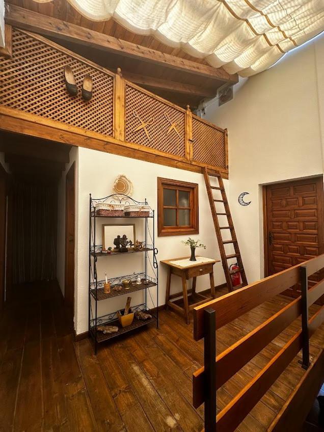 Espaciosa Y Elegante Casa Rural En Лос-Маринес Экстерьер фото